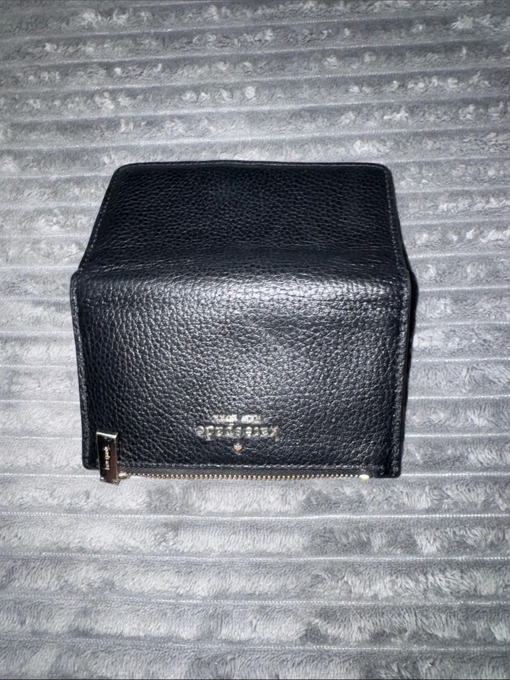 kate spade black pebbled leather zip card wallet with gold logo